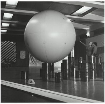 акира канаяма гуьайballoon-1955.jpg