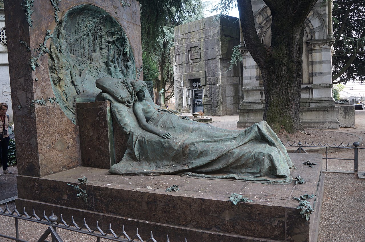 бутти Milan_cimetière_monumentale_2018_(18).jpg