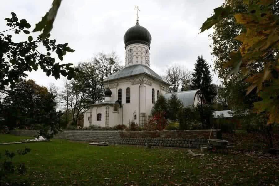 васильевское 15-17 hram-svyatogo-panteleymona-tselitelya.jpg