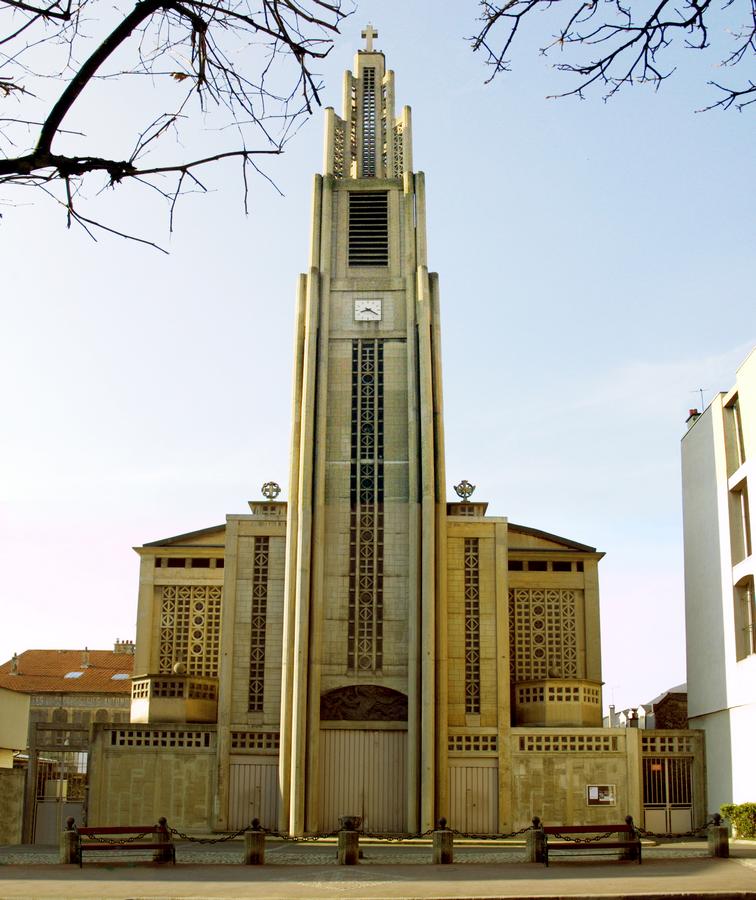 еglise_Notre-Dame_du_Raincy.jpg