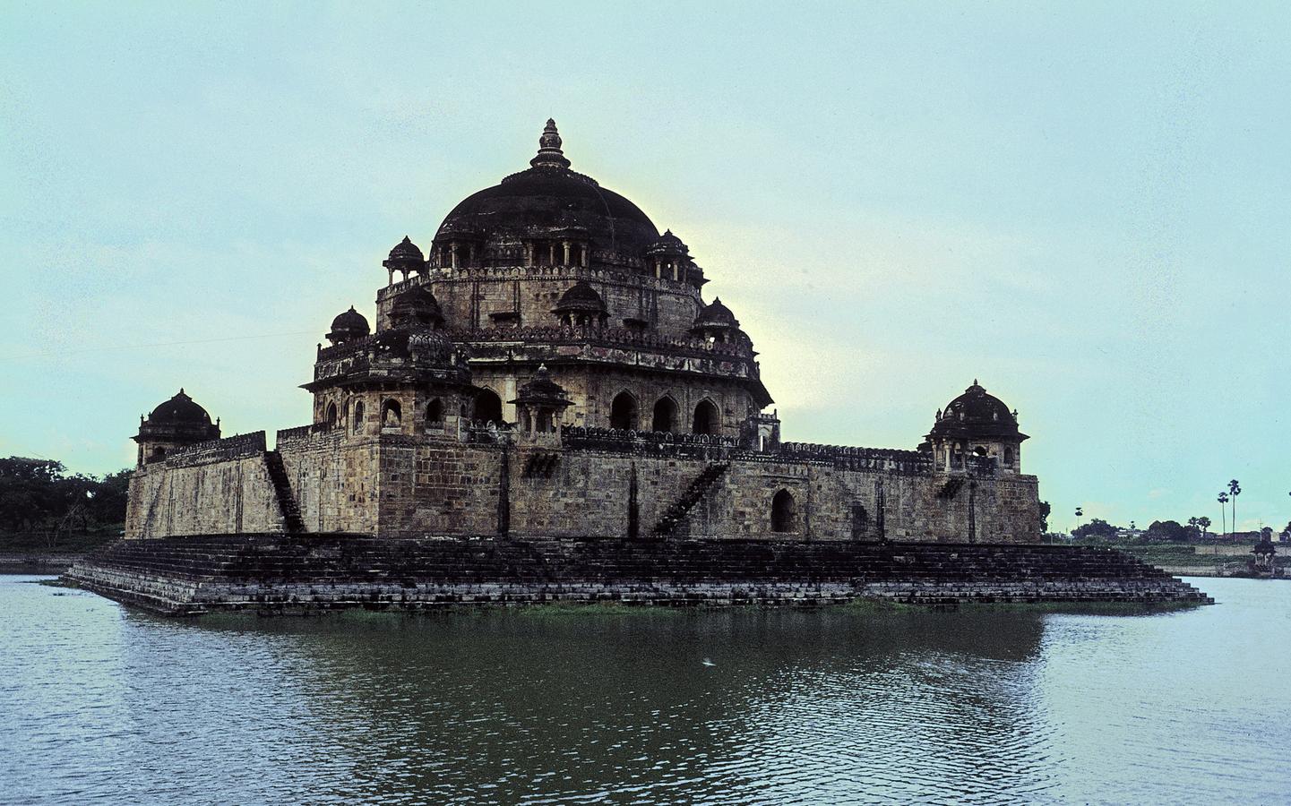 инд 1545Sher-Shah-Sur-mausoleet_-Sasaram_-.-HMH.jpg