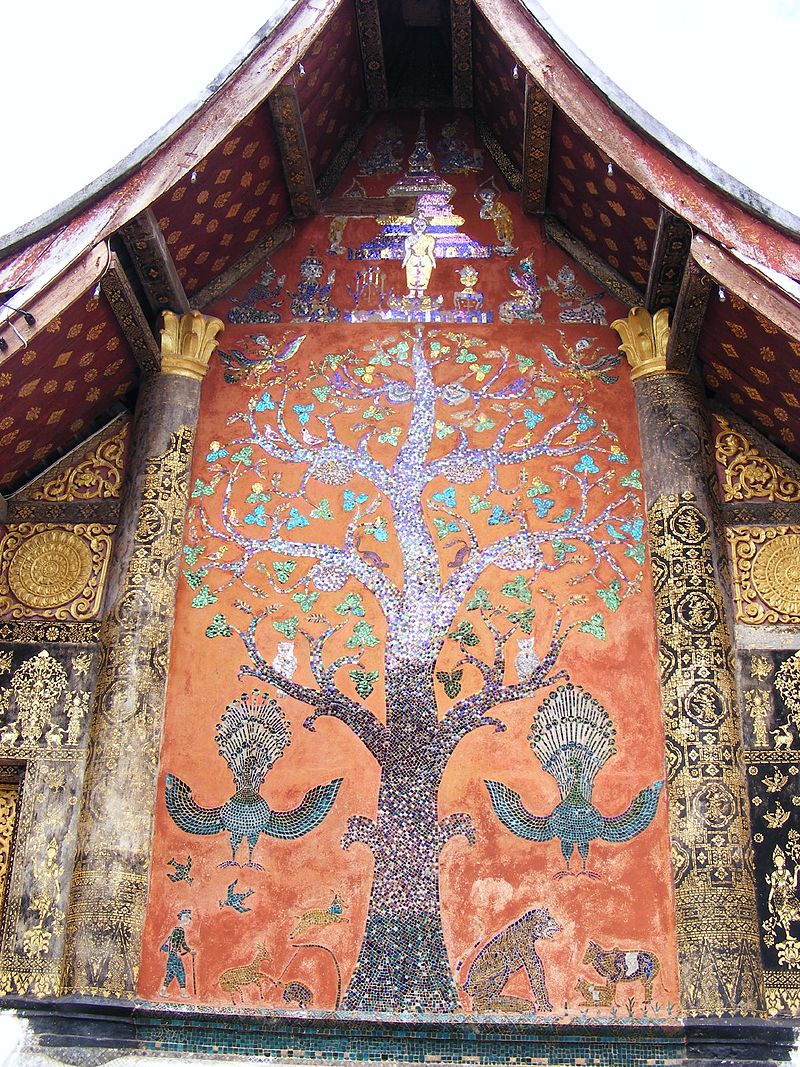 лаоkfTree_of_Life_mosaic,_Wat_Xieng_Thong.jpg