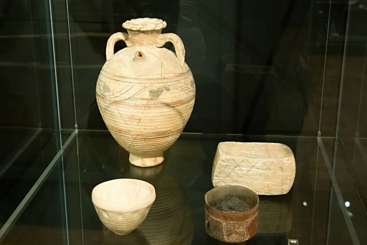 нубияSet_of_objects_from_X-group_burials,_Lower_Nubia,_Prague_Kinsky,_141812.jpg