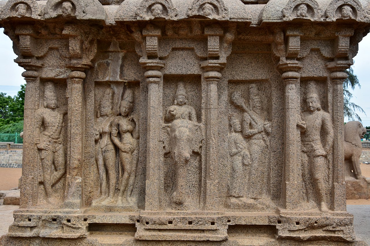 паллава1280px-Pancha_Rathas,_Pallave_period,_ca._630-38_CE,_Mahabalipuram_(29)_(37426987686).jpg
