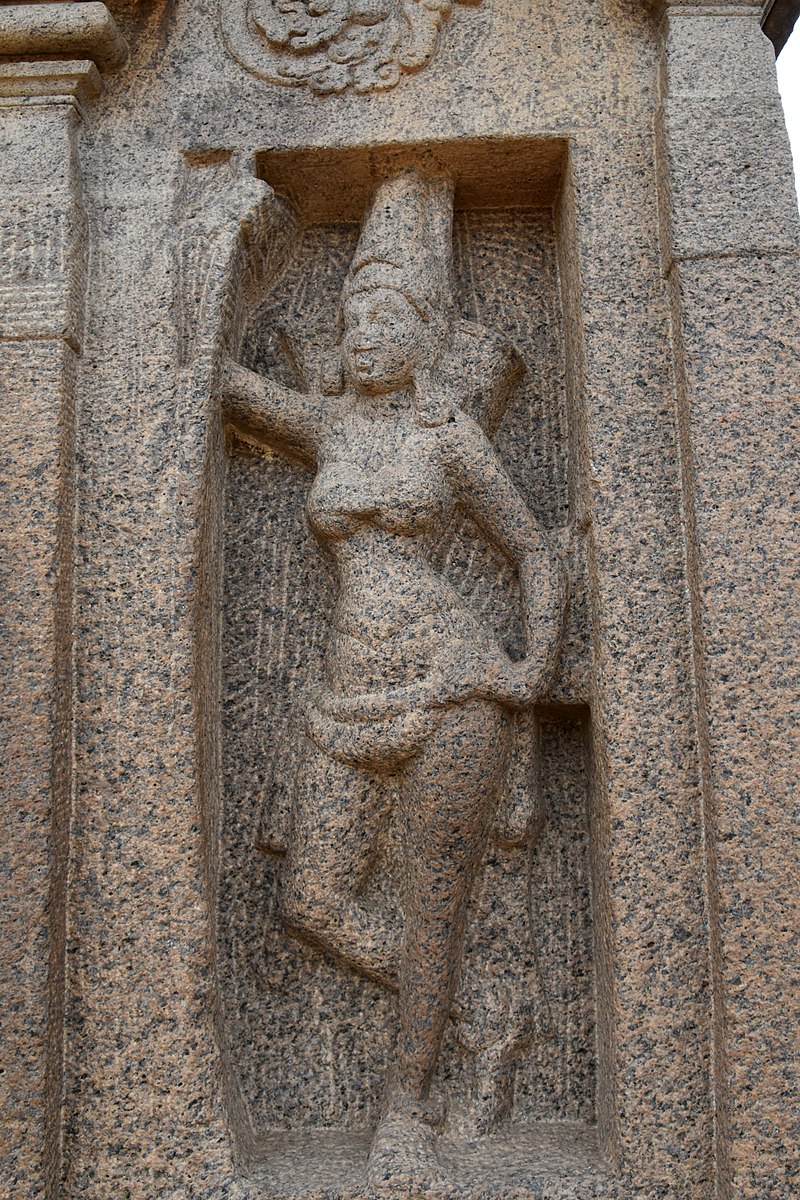 паллава800px-Pancha_Rathas,_Pallave_period,_ca._630-38_CE,_Mahabalipuram_(18)_(36765663824).jpg