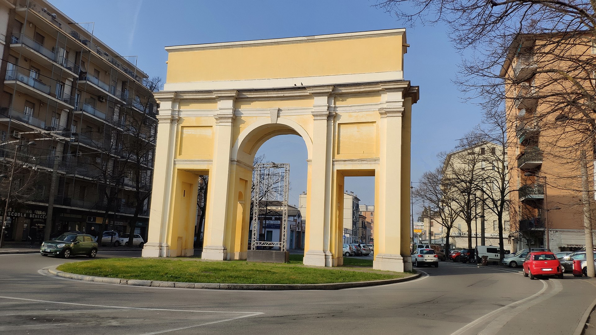 парма1920px-Arco_di_San_Lazzaro_visto_da_est.jpg