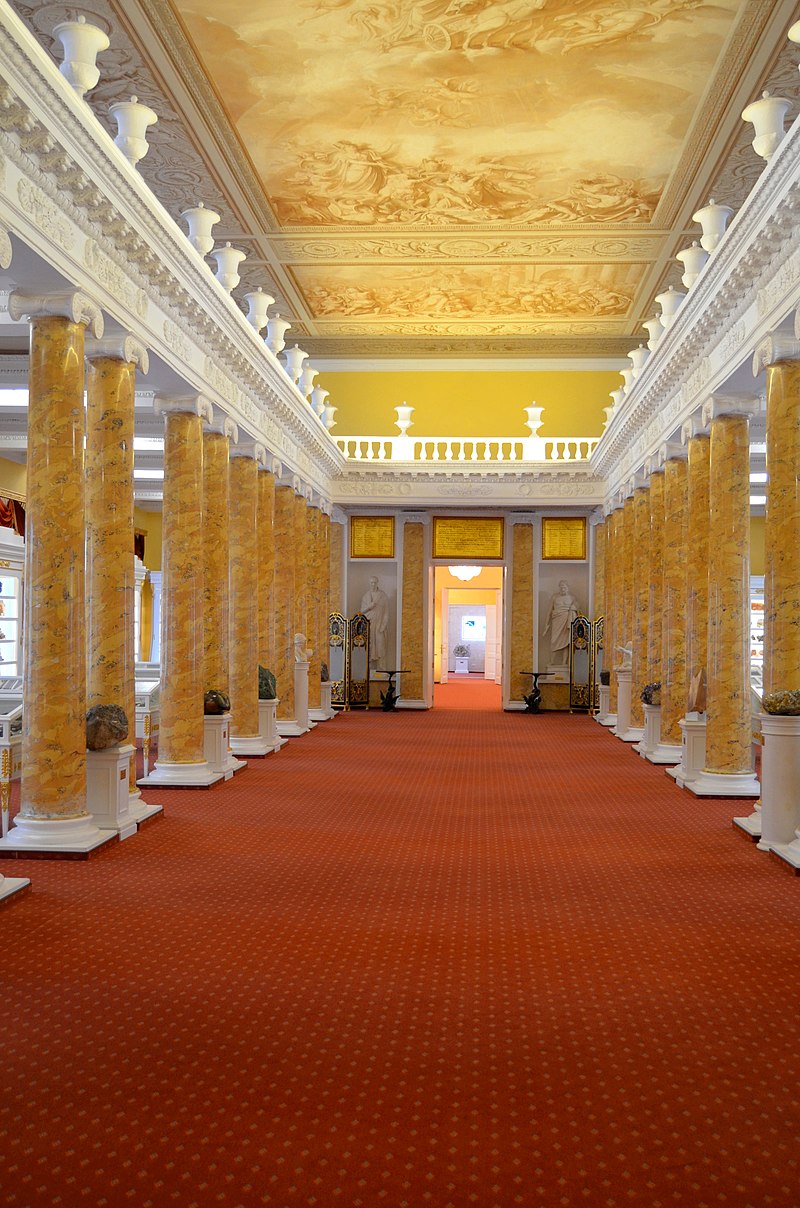 рос спб800px-Янтарный_зал_музея_горного_института.jpg