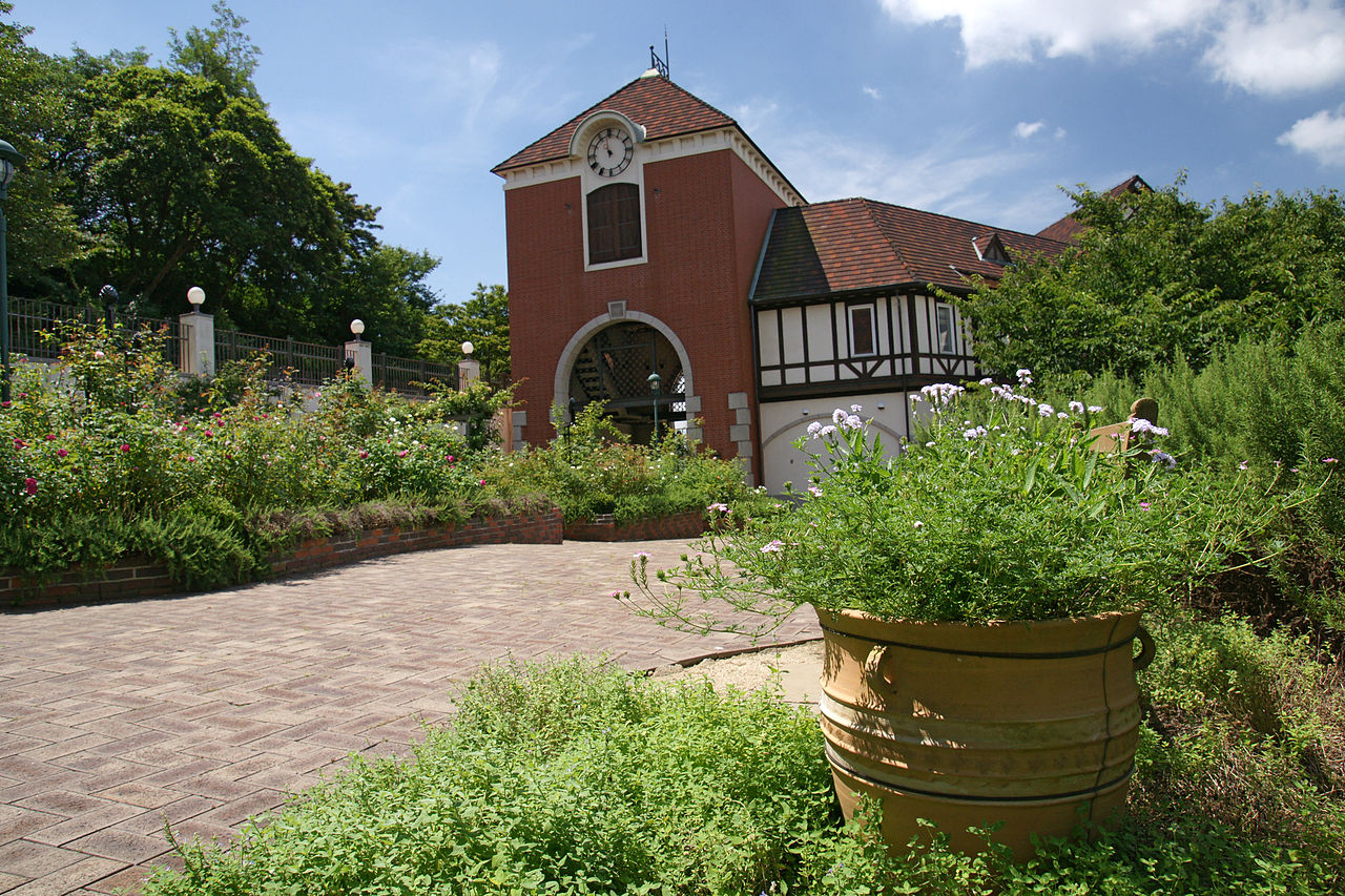 сад трав1280px-Kobe_Nunobiki_Herb_Garden08n4272.jpg