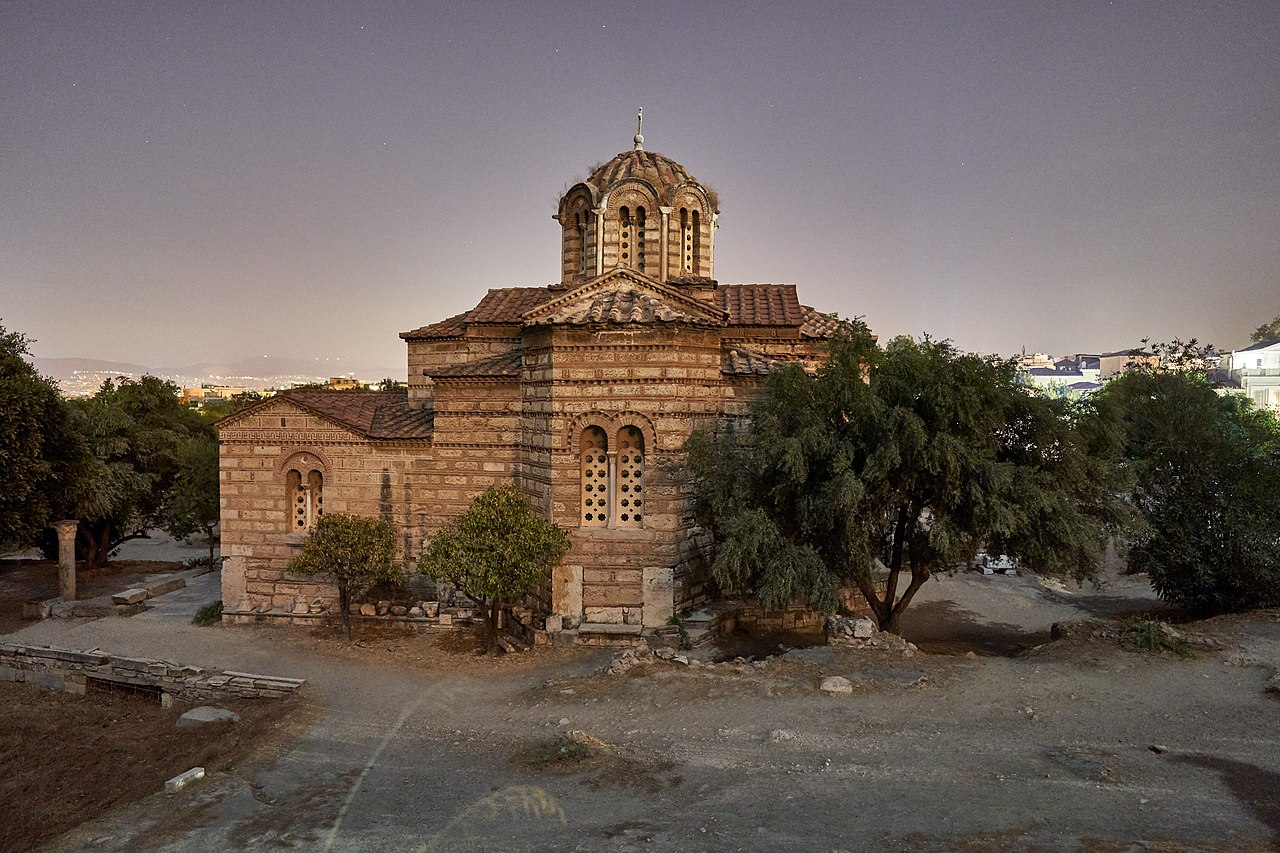 св апостолоов в афинах 10 в 1280px-Ο_Ναός_Αγίων_Αποστόλων_Σολάκη_στις_17_Σεπτεμβρίου_2019.jpg