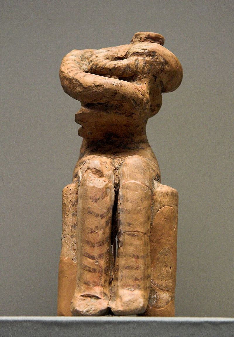 сескло Female_figurine_with_child_small_painted_terracott_neolithic,_NAMA_5937_080804.jpg