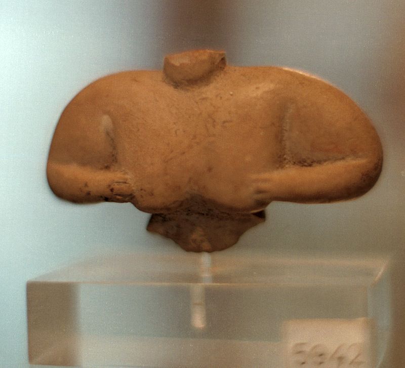 сесклоPottery_woman_torso_neolothic,_NAMA_Nama830.jpg