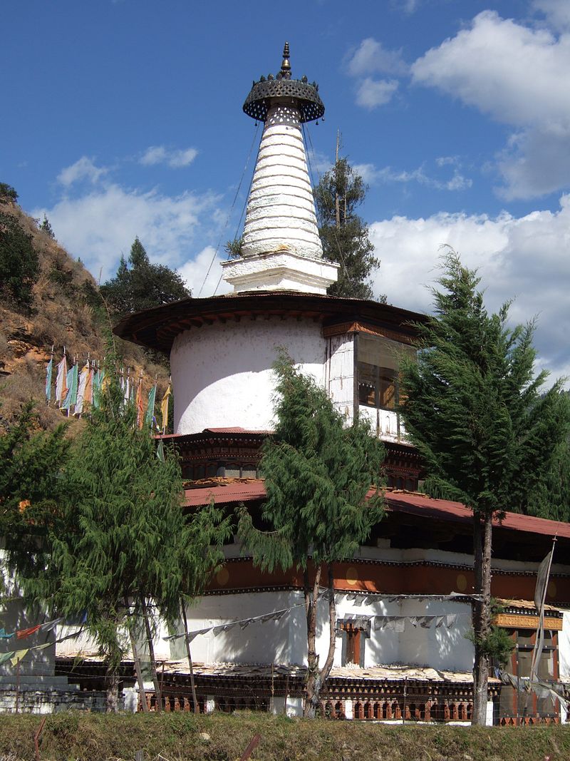 тиб 800px-Dungtsi_Lhakhang_Stupa-Paro-Bhutan-2007_11_11.jpg