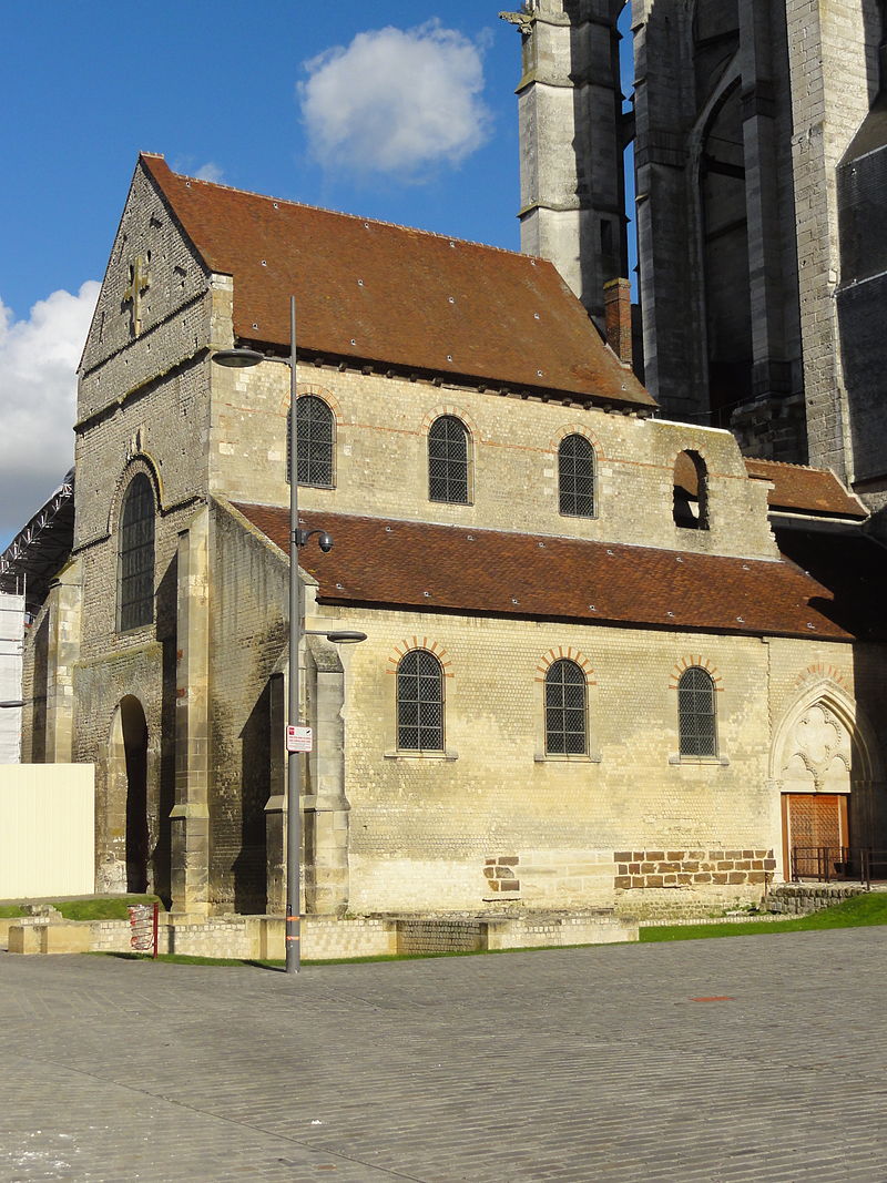 фр Beauvais_(60),_église_Notre-Dame-de-la-Basse-Œuvre,_élévation_sud_2.jpg