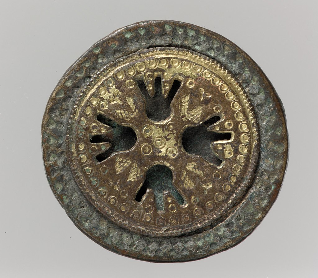фр1024px-Disk_Brooch_MET_DP30202.jpg