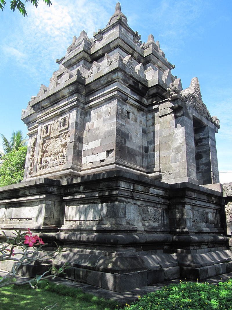 шайлендраCandi_Pawon_(1).JPG