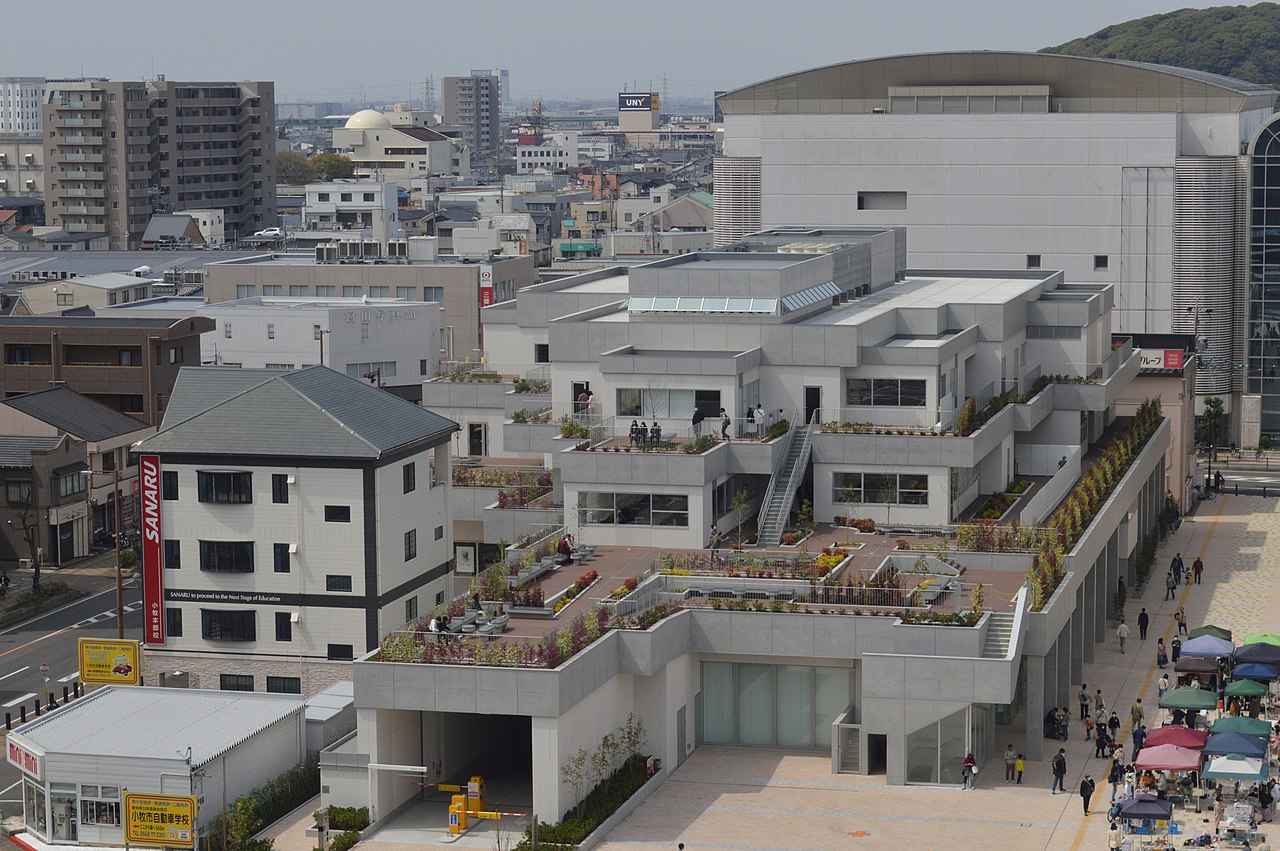 япKomaki_City_Central_Library_exterior_2021-03-27_ac_(1).jpg