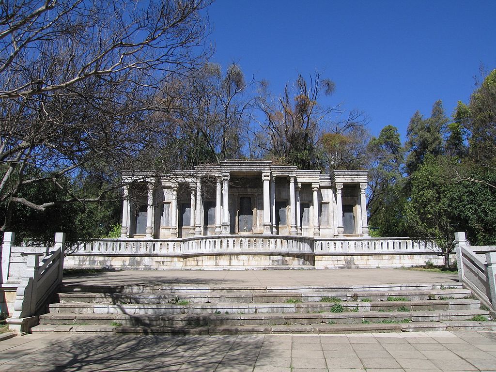 唐继尧墓_-_panoramio.jpg