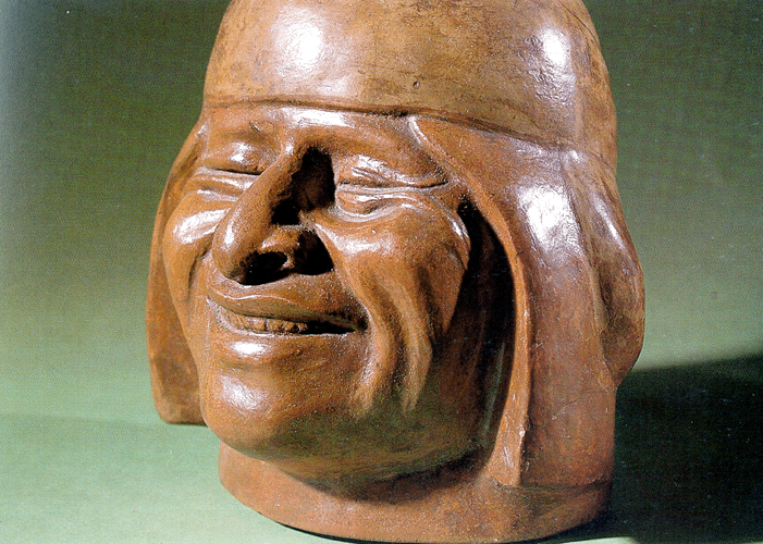 067-mochica-keramikgefaess-portrait-herrscher-lachend.gif