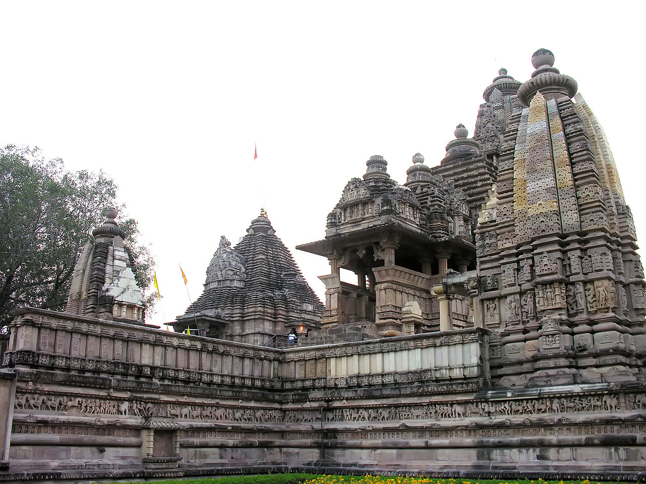 10каджурахл1280px-India-5779_-_Flickr_-_archer10_(Dennis).jpg