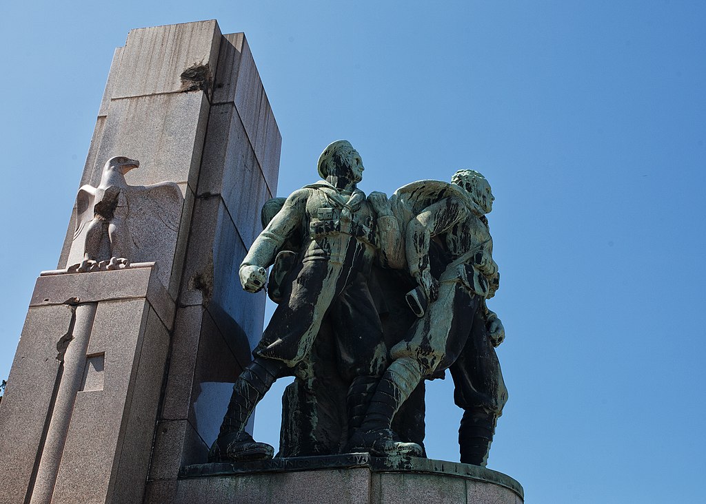 1024px-Ai_caduti_per_la_libertà.jpg