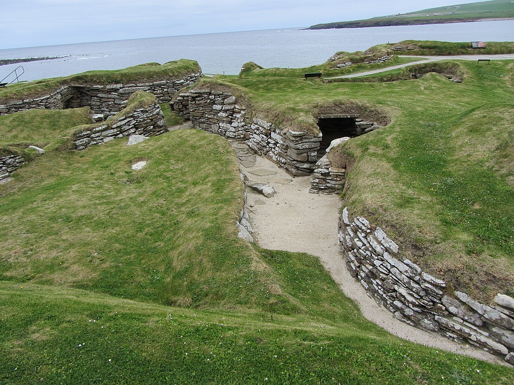 1024px-Alley_of_Skara_Brae.jpg
