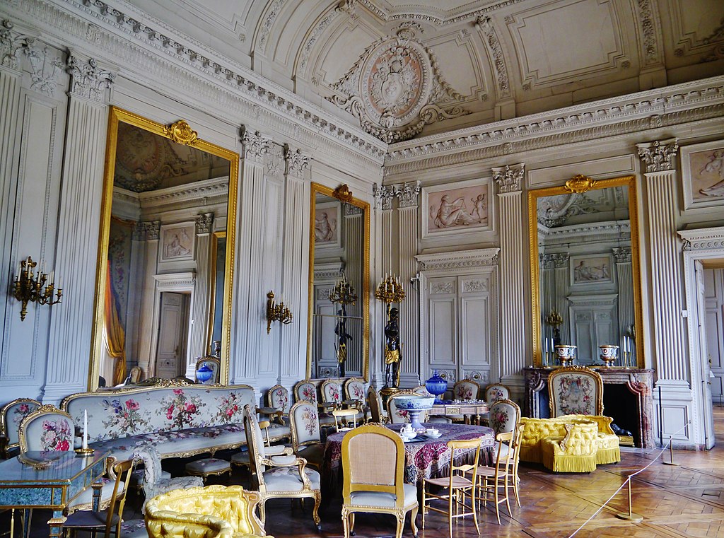 1024px-Compiègne_Château_de_Compiègne_Innen_Salon_de_Réception_1.jpg