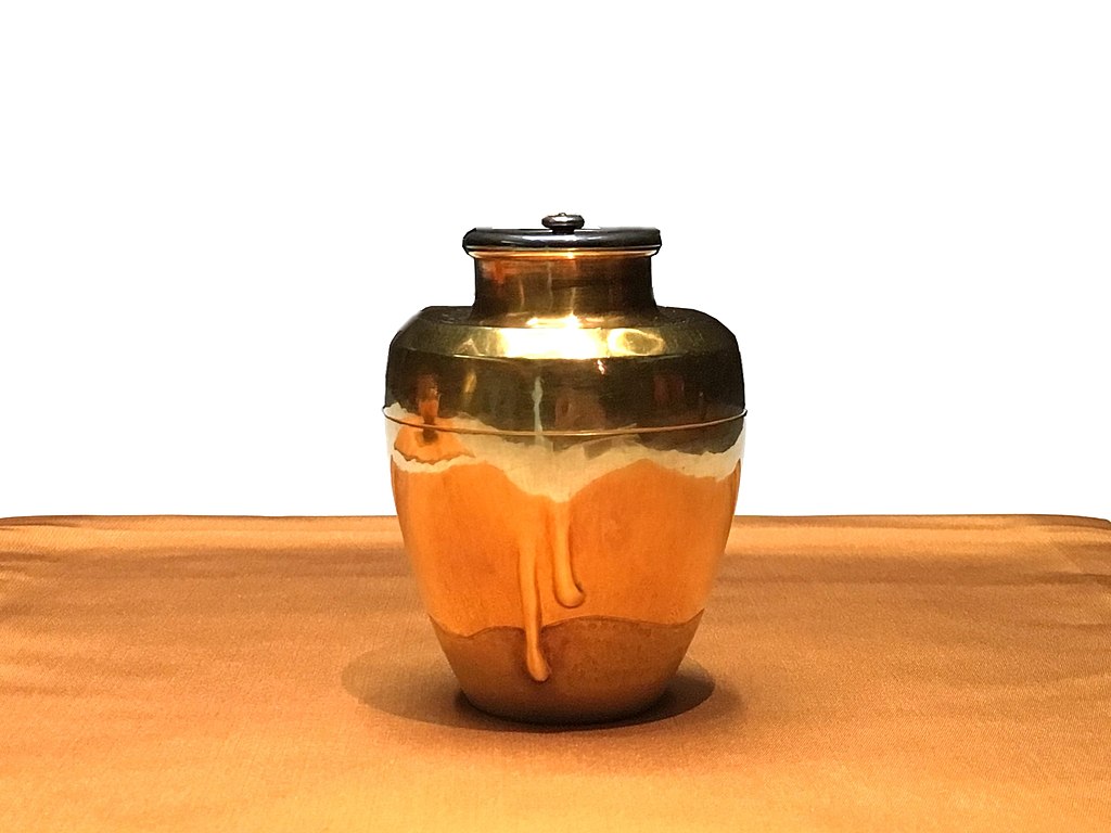 1024px-Golden_Tea_Room_MOA_Museum_(14).jpg