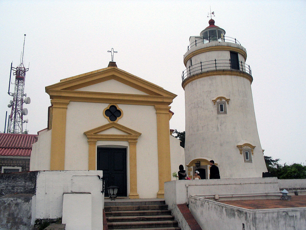1024px-Guia_Lighthouse_1.jpg