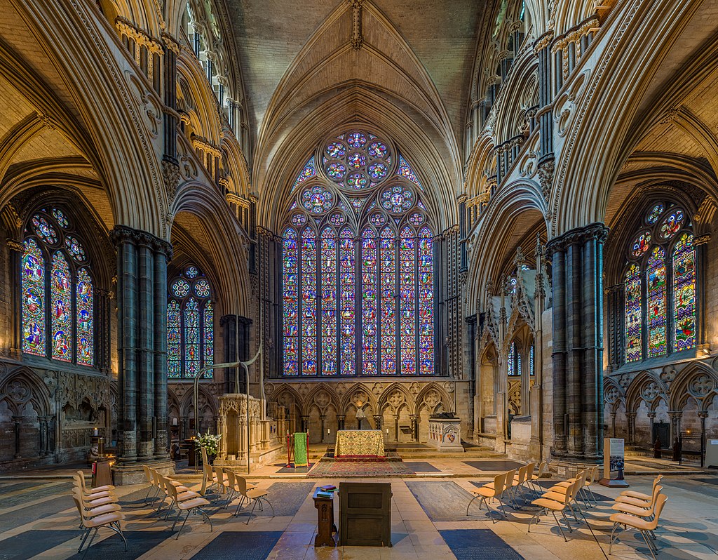 1024px-Lincoln_Cathedral_Presbytery,_Lincolnshire,_UK_-_Diliff.jpg