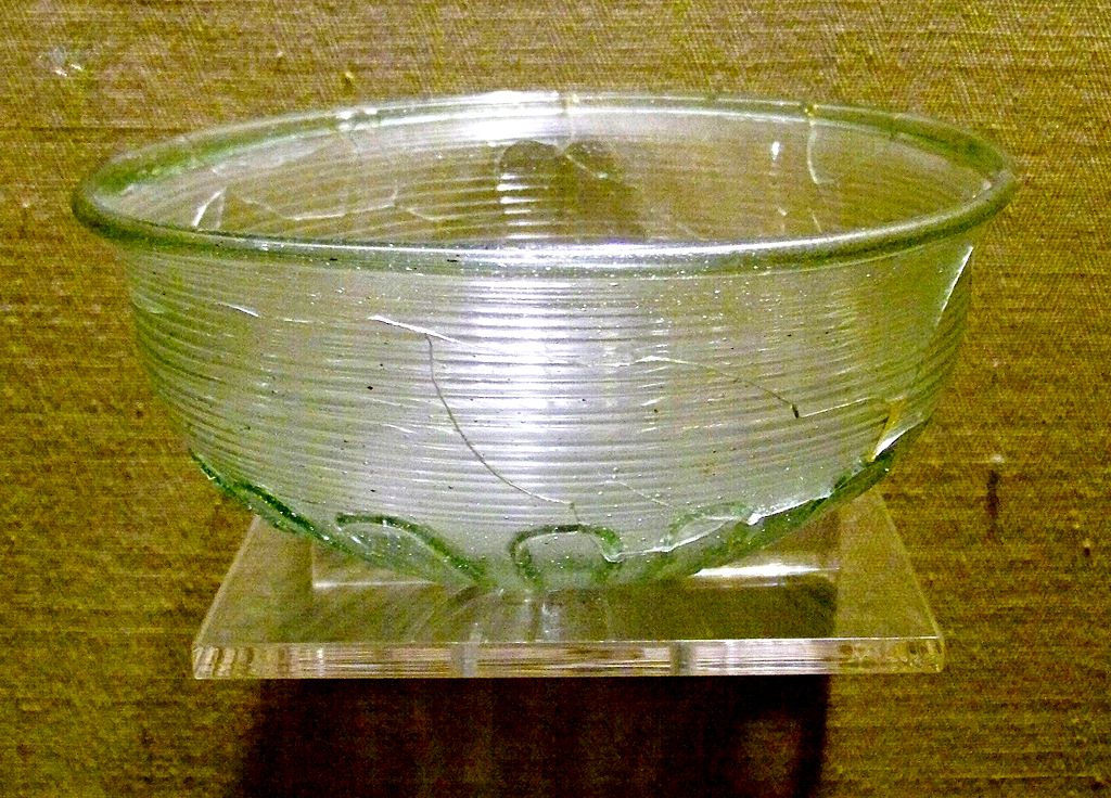 1024px-Medieval_Glass_Bowl.jpg