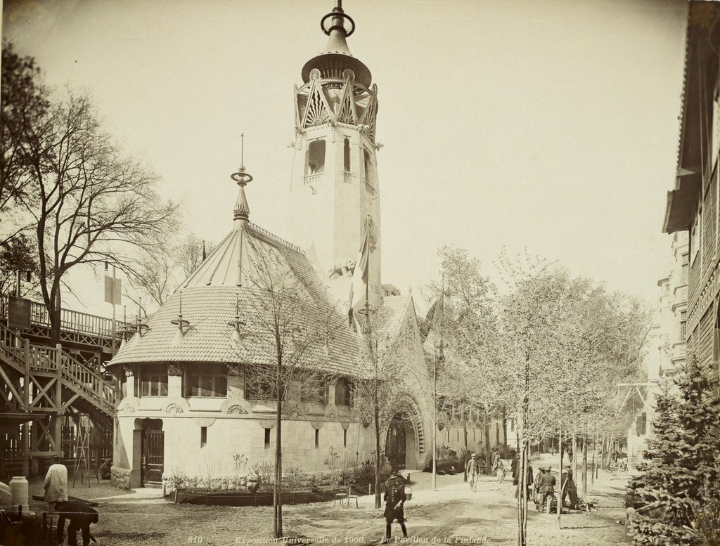 1024px-Photograph_of_the_Finnish_pavilion_at_Exposition_Universelle_(1900).jpg