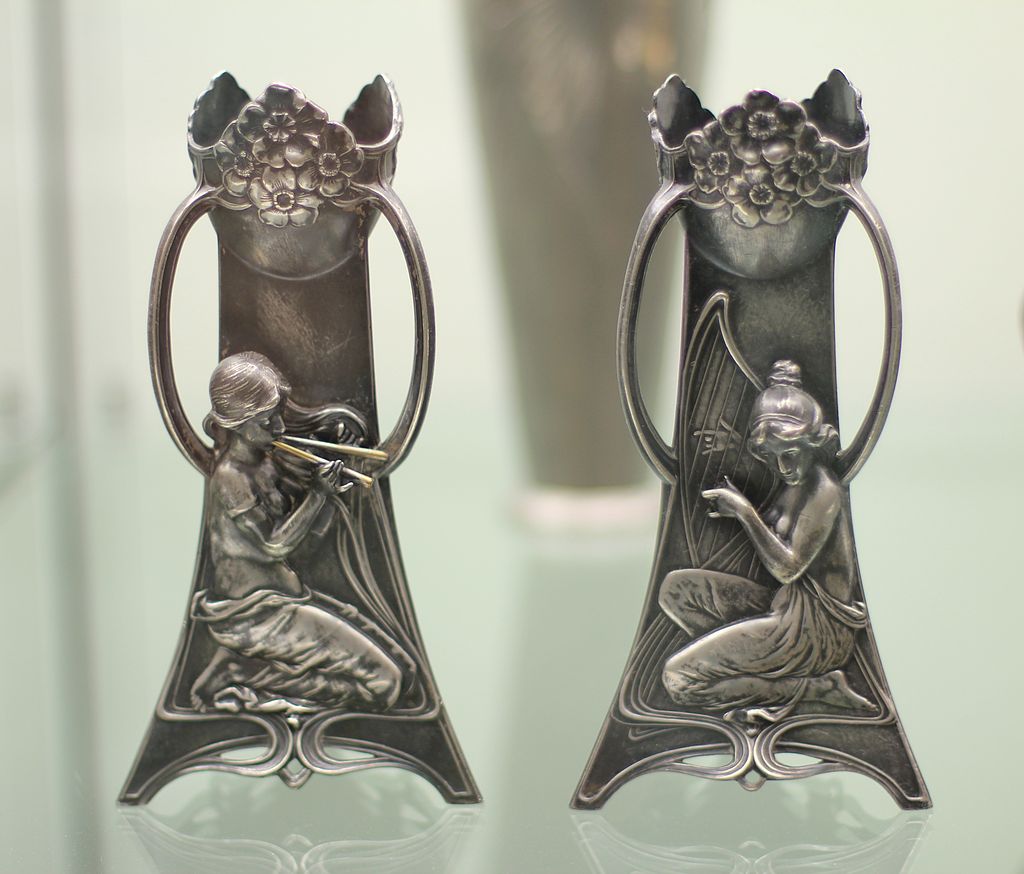 1024px-Prague_Praha_2014_Holmstad_flott_jugend_metall-ion_-_13.jpg
