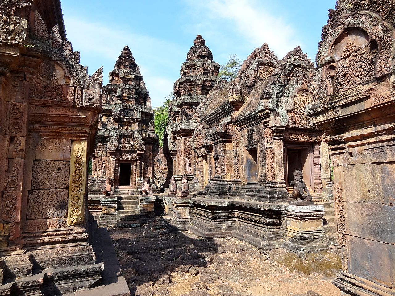 10Banteay_Srei_32.jpg