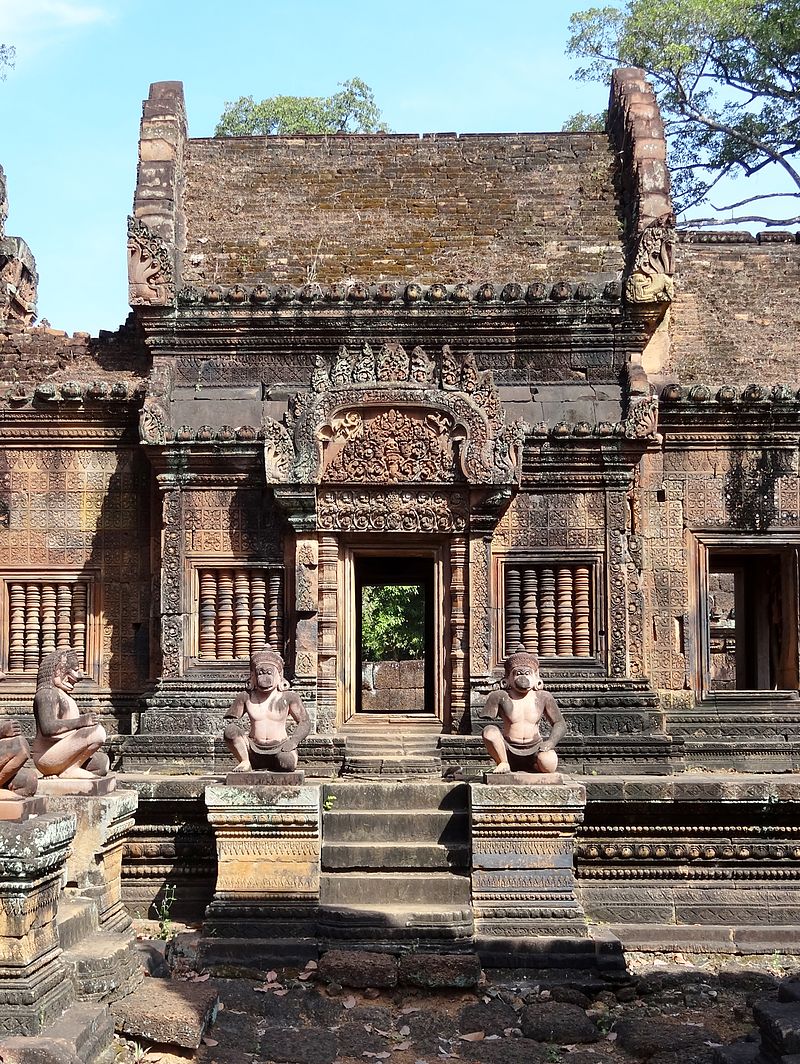 10Banteay_Srei_42.jpg