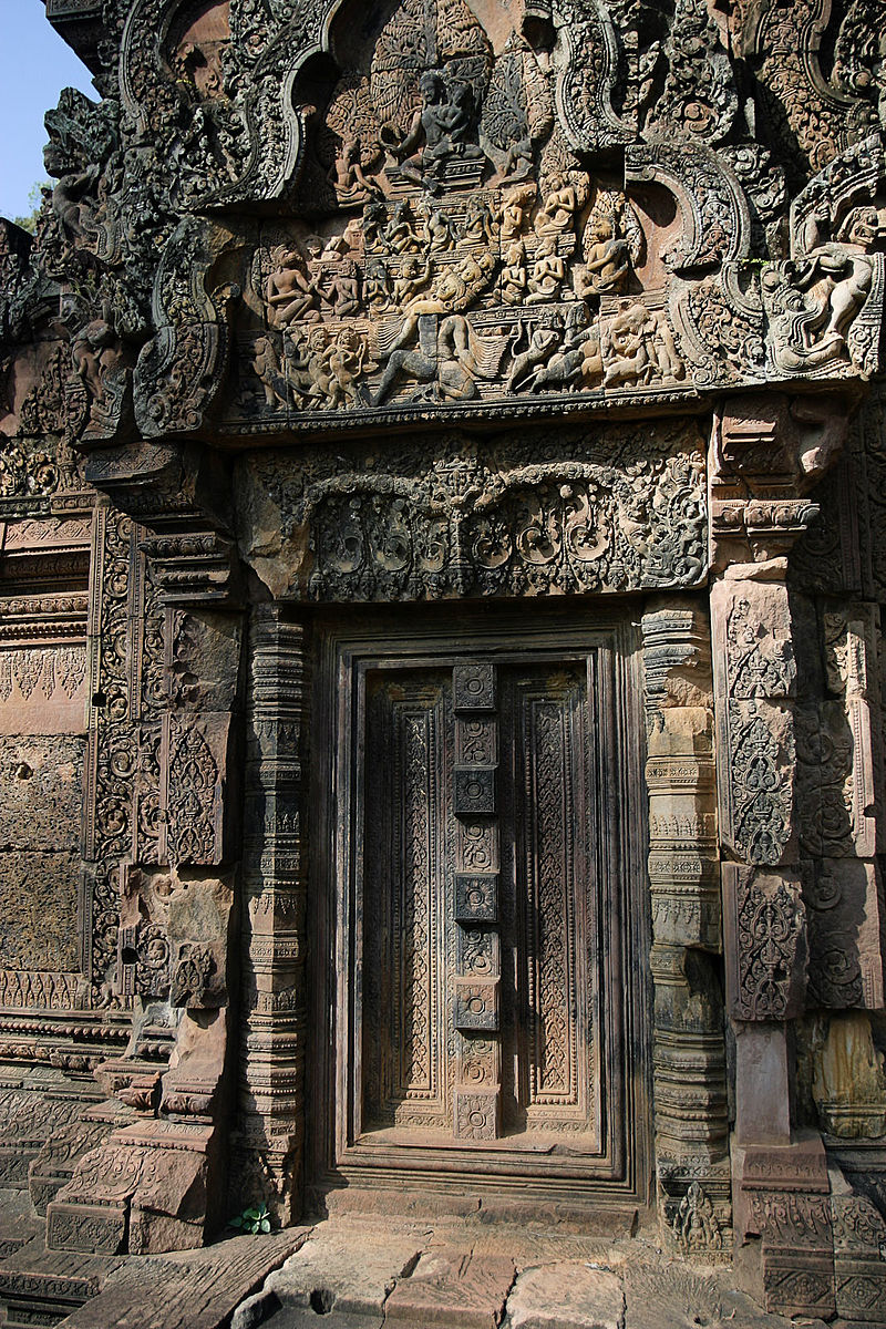 10dFalse_door_on_the_central_shrine._(4188442328).jpg