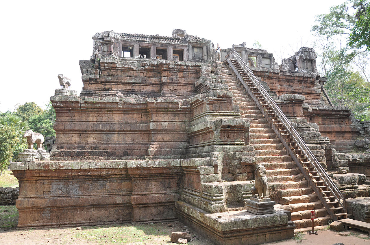 10Phimeanakas_(6208373432).jpg