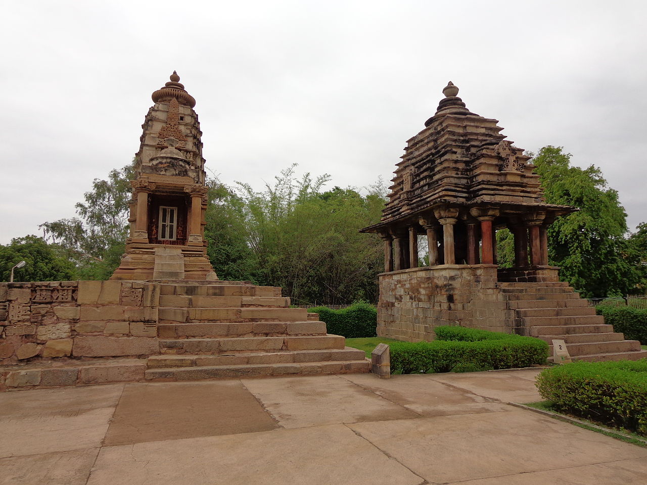 10Varaha_and_Lakshmi_Temple каджур.JPG