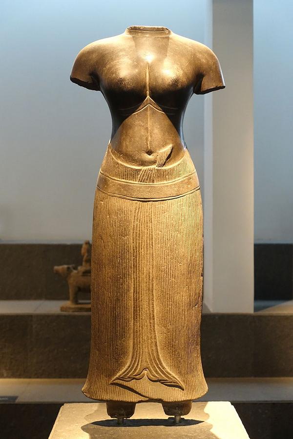 11чампаFemale_deity,_Binh_H.JPG