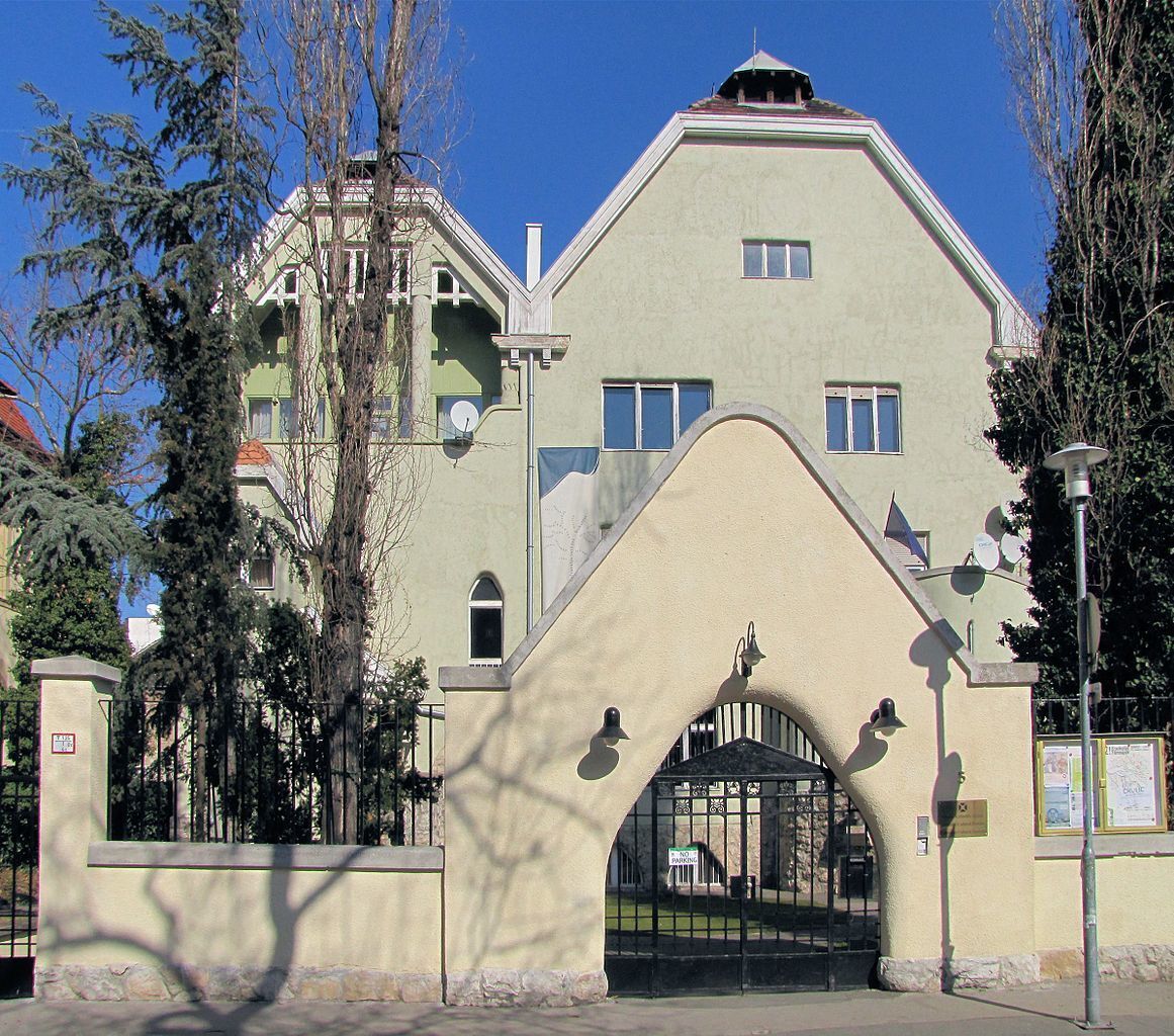 1161px-Malonyai_villa_Lajta_Béla.jpg