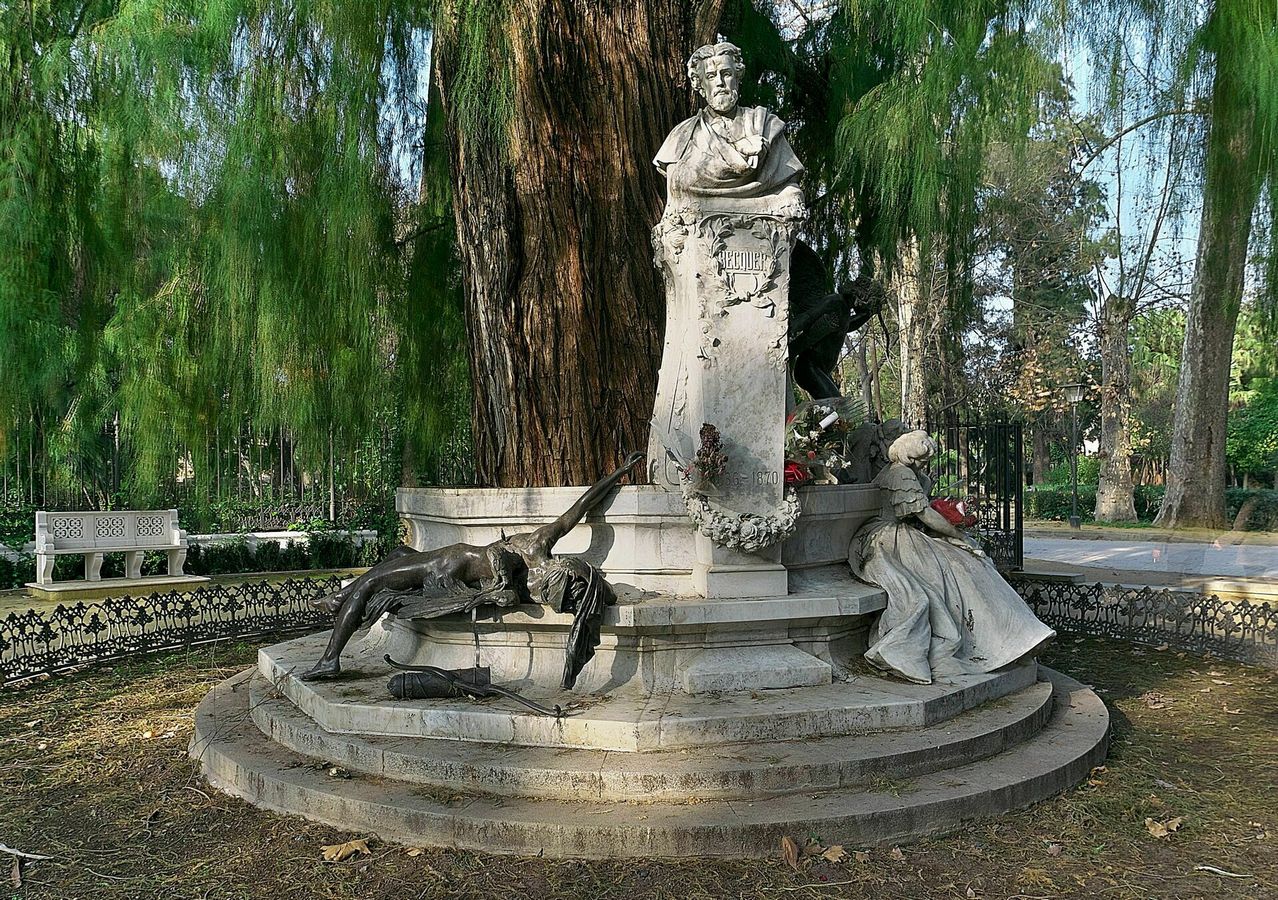 11Glorieta_de_Bécquer_(Sevilla).jpg