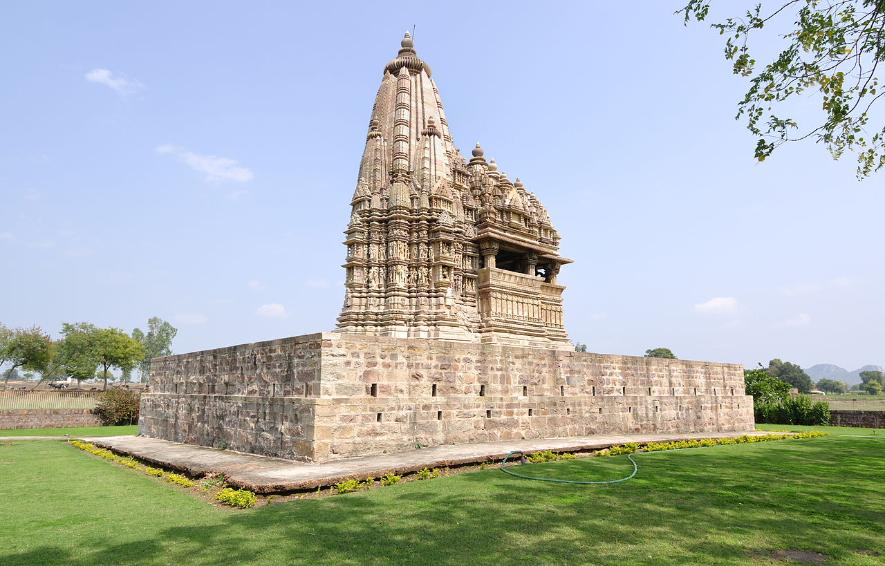 11Javari_Temple,_Khajuraho.jpg