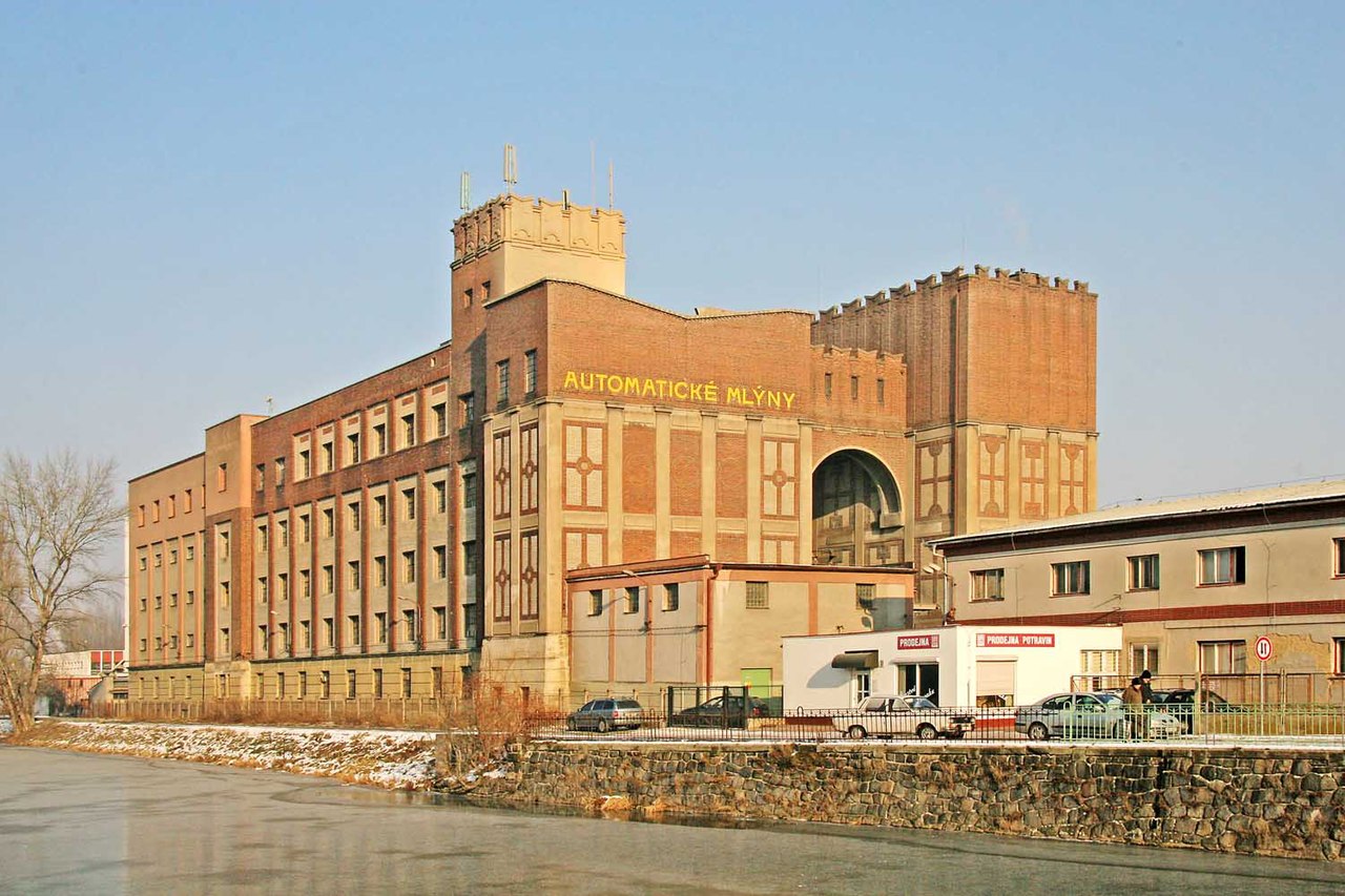 11Josef_Gočár_Winternitz_Mills_Pardubice_1911.JPG