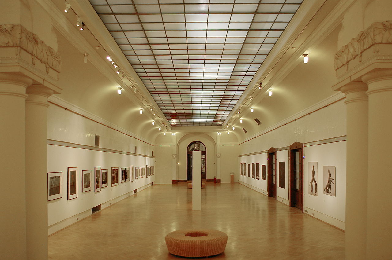 1280px-120913_Obecní_dům_Vystava_DIVERSE_-_PAVEL_BRUNCLÍK_08_b.jpg