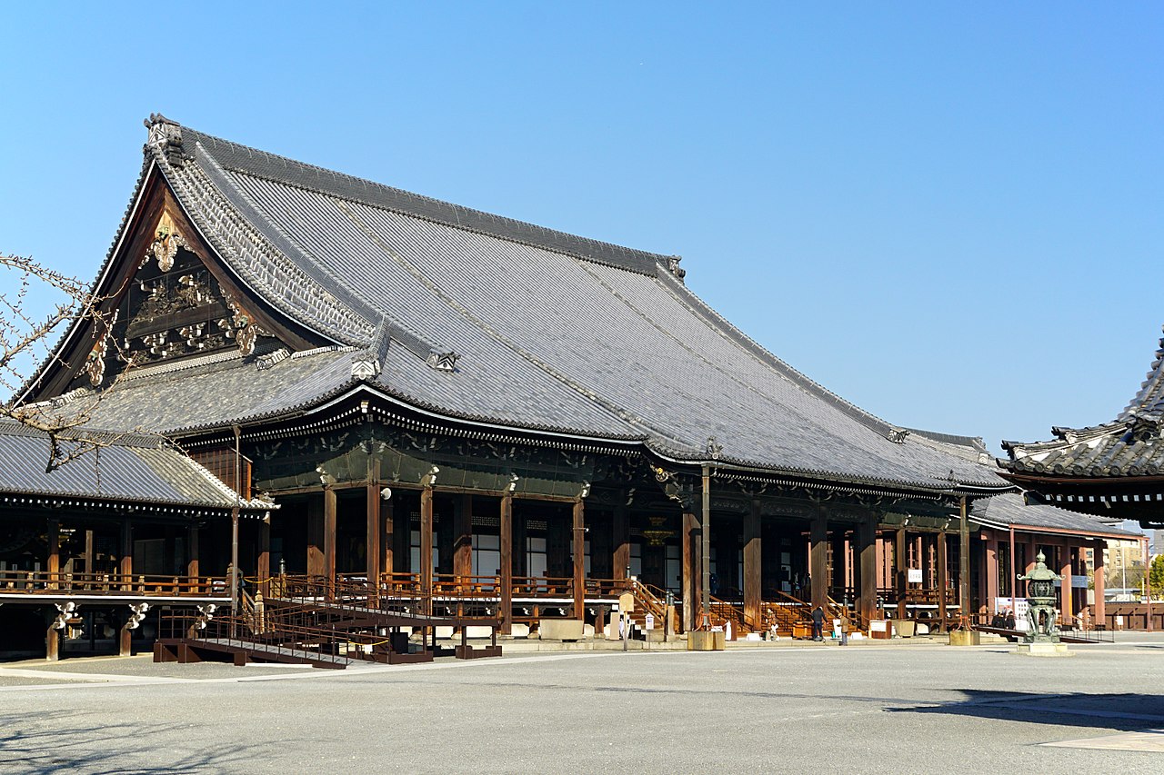 1280px-170216_Nishi_Honganji_Kyoto_Japan05n.jpg