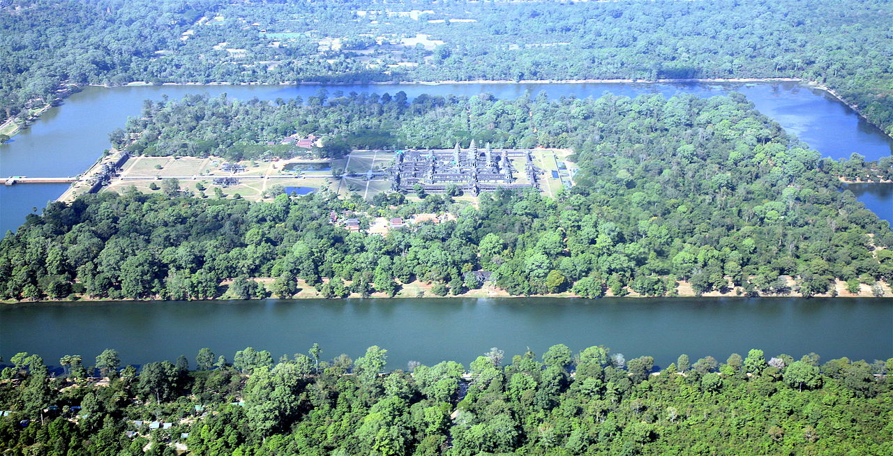 1280px-Angkor_Wat_aerial_view.jpg