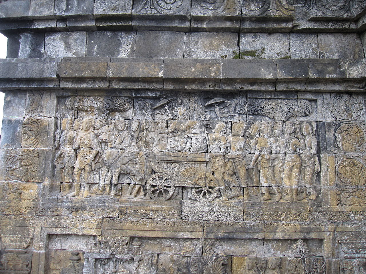 1280px-Borobudur_10.jpg
