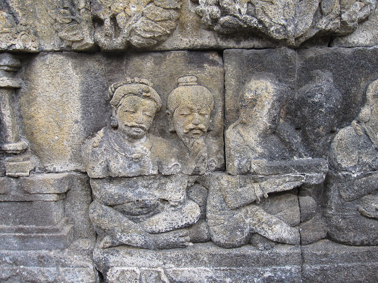 1280px-Borobudur_28.jpg