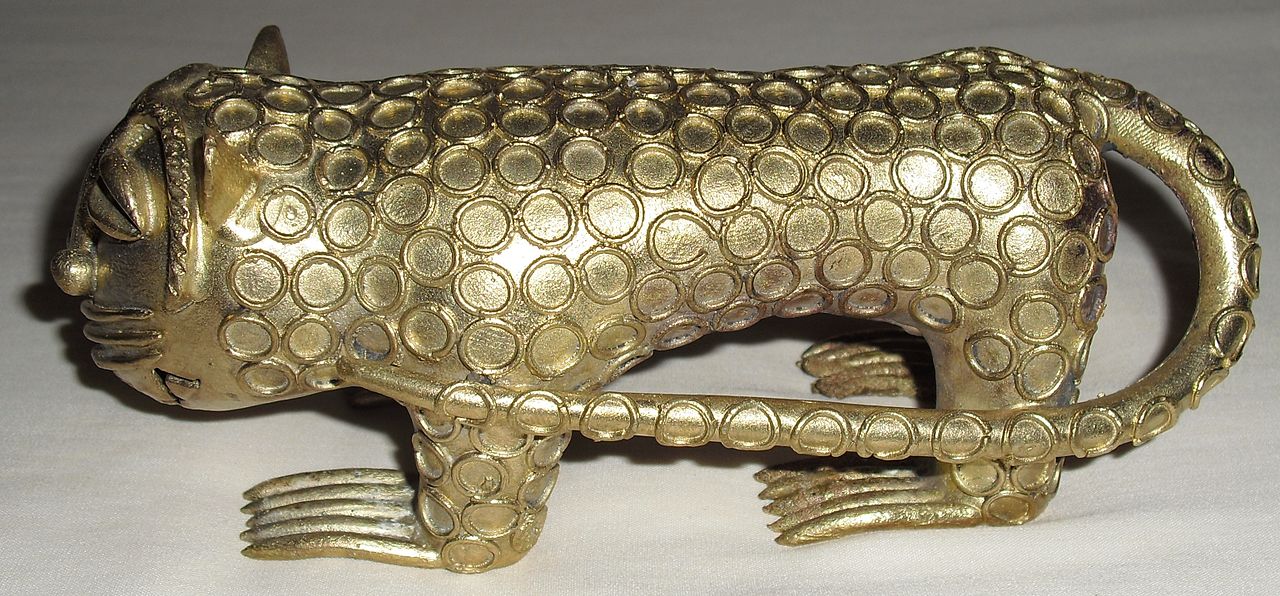 1280px-Brass_leopard.jpg