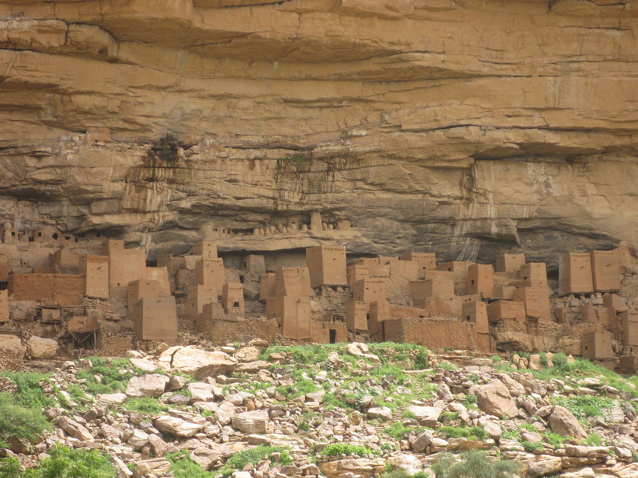 1280px-Casas_dogon.jpg