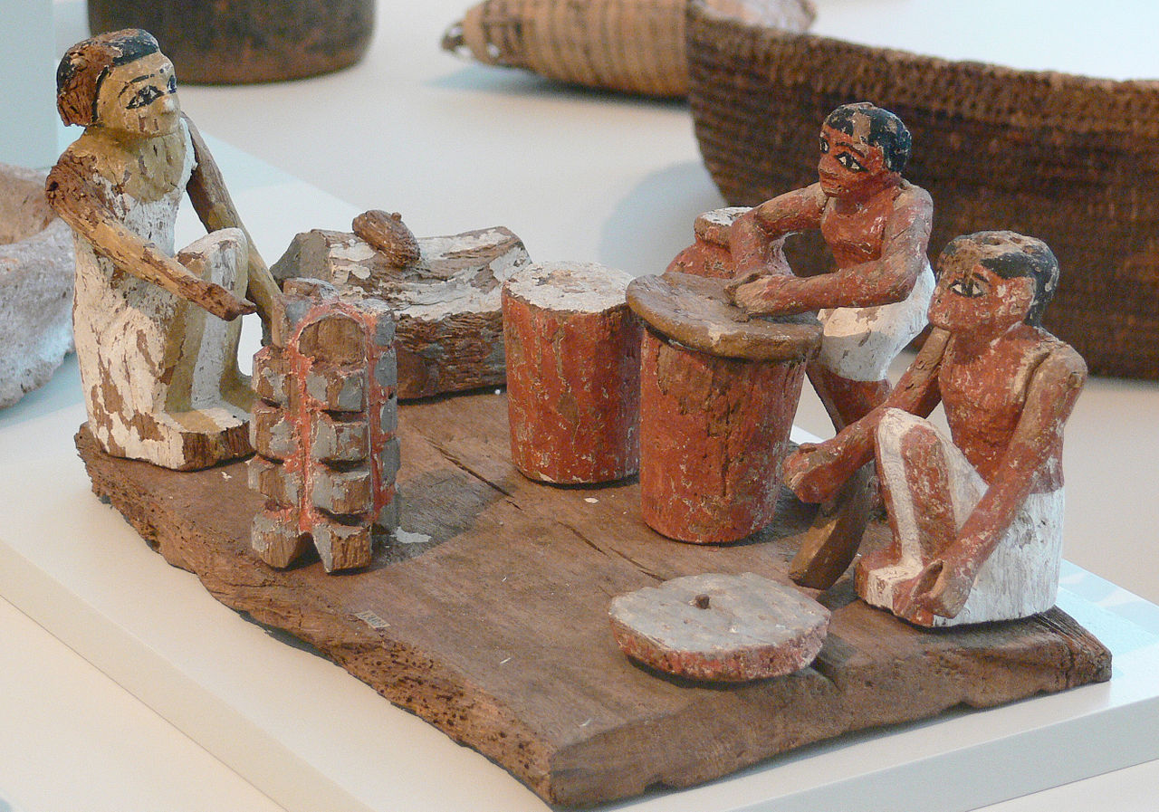 1280px-Egyptian_kitchen_Berlin_1.jpg